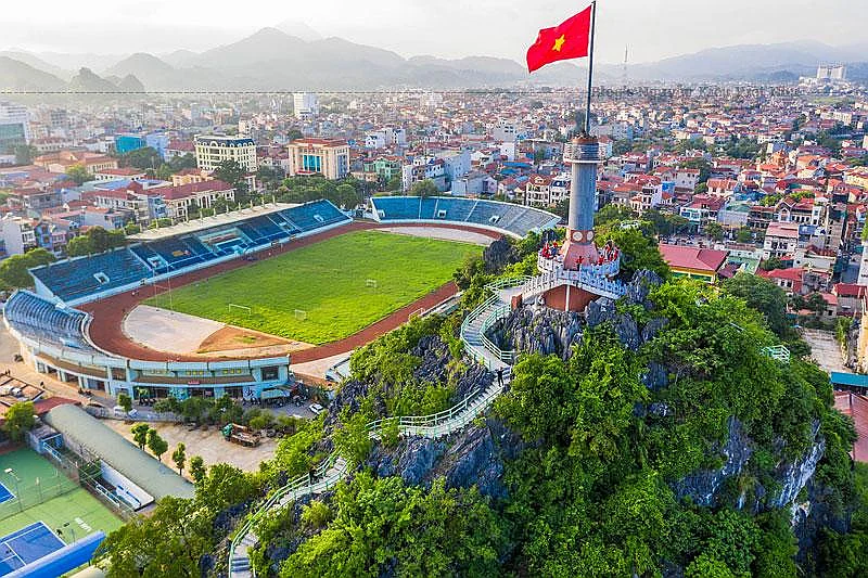 https://cdn.dulich24h.comDu lịch núi Tô Thị & thành Nhà Mạc (Lạng Sơn): Dấu ấn truyền thuyết và lịch sử